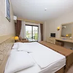 Alder Resort 4*
